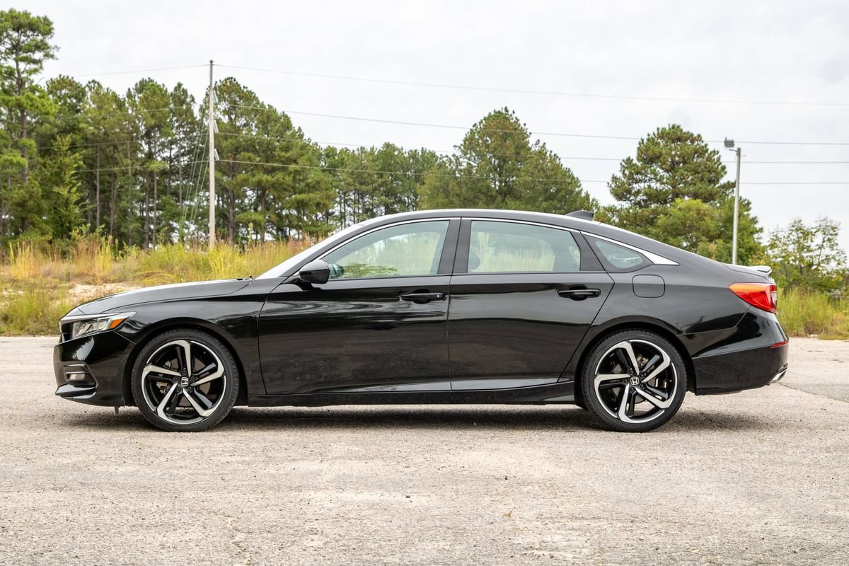 Used 2018 Honda Accord Sport image 9