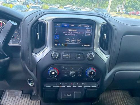Used 2021 Chevrolet Silverado 1500 LT AWD/4WD image 10