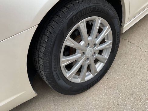 Used 2011 Buick Lucerne CXL w/ Driver Confidence Package FWD image 10