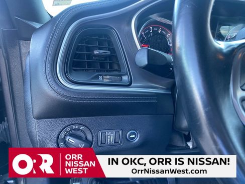 Used 2022 Dodge Challenger SXT w/ Plus Package image 19