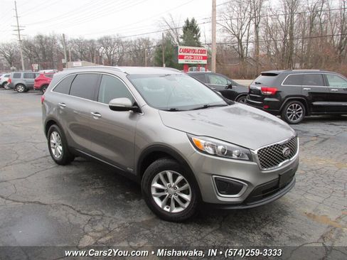 Used 2016 Kia Sorento LX w/ LX Convenience Package image 7