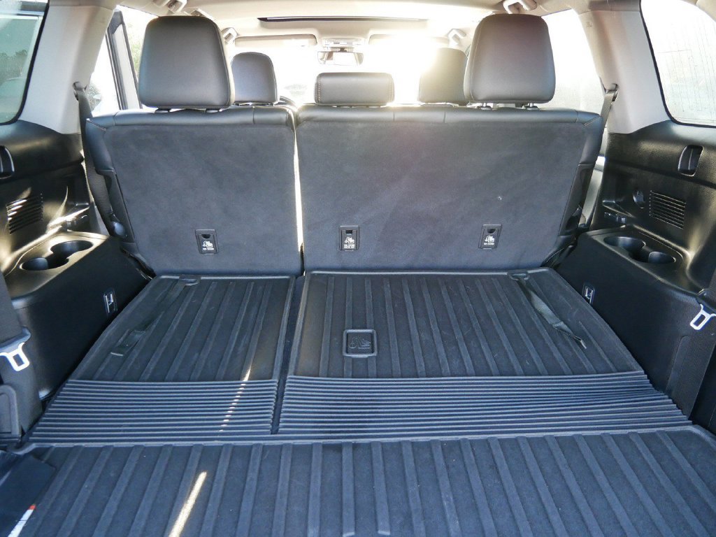 Used 2017 Toyota Highlander XLE AWD/4WD image 12