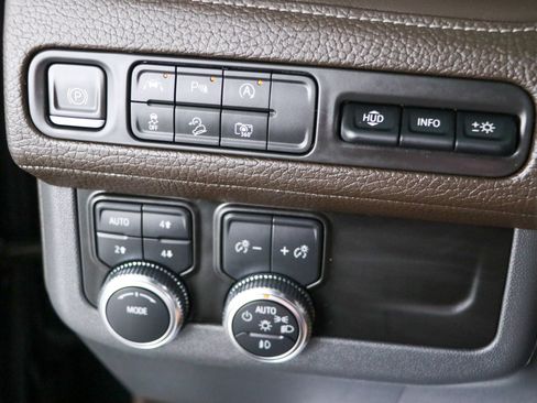 Used 2023 GMC Yukon Denali AWD/4WD image 24