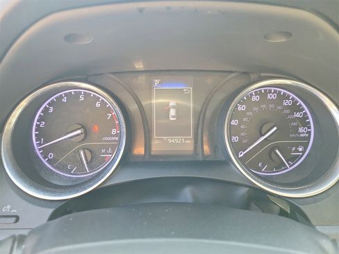 Used 2019 Toyota Camry SE image 23