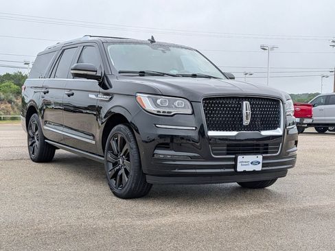 Used 2024 Lincoln Navigator L Reserve AWD/4WD image 1
