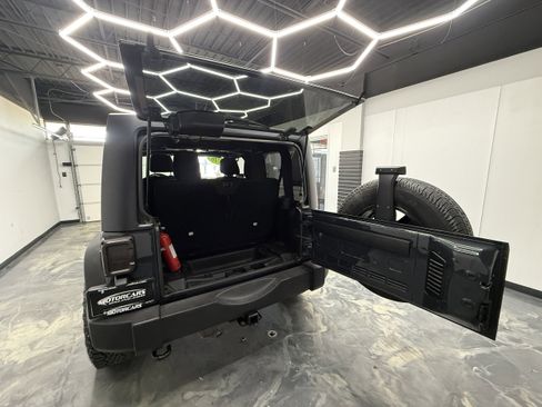 Used 2016 Jeep Wrangler Sport AWD/4WD image 10