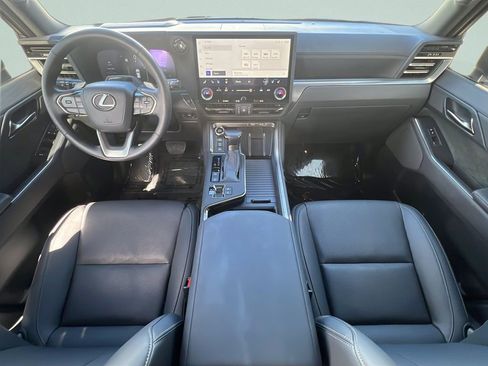 Used 2024 Lexus GX 550 AWD/4WD image 11