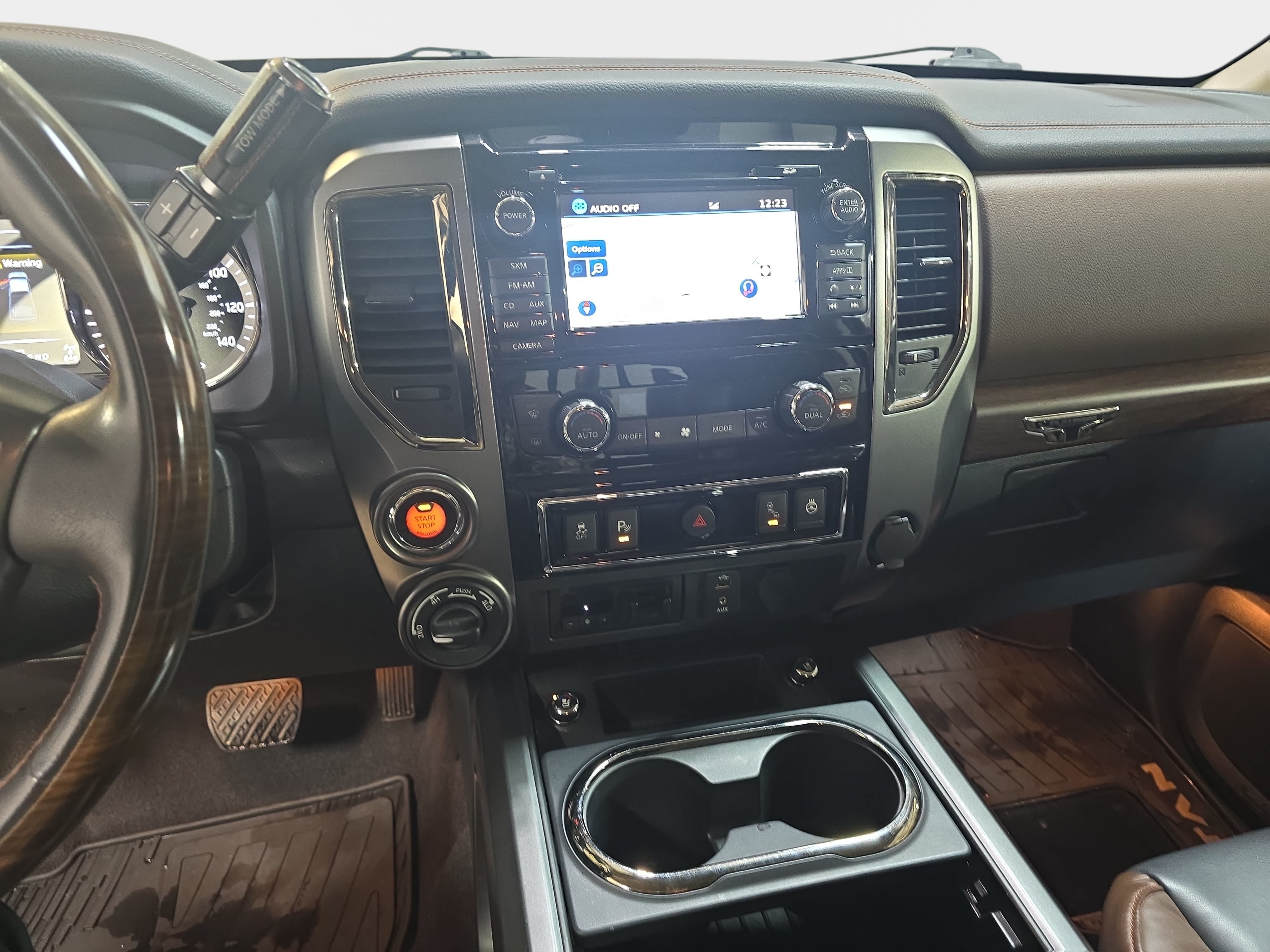 Used 2017 Nissan Titan Platinum Reserve AWD/4WD image 17