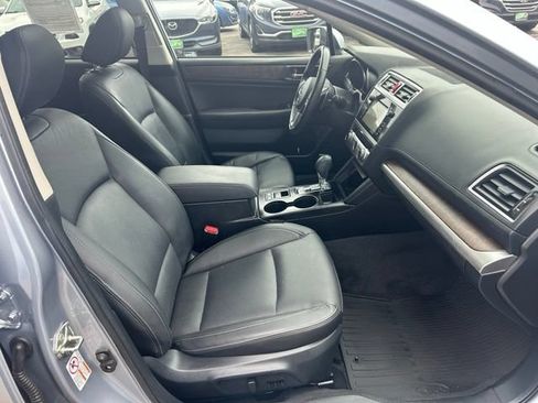 Used 2017 Subaru Outback 2.5i Limited AWD/4WD image 23