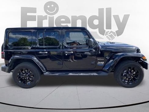 Used 2022 Jeep Wrangler Unlimited Sahara AWD/4WD image 6