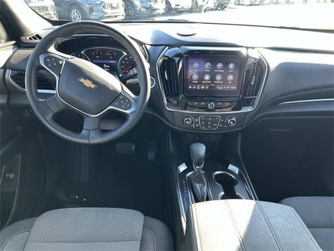Used 2024 Chevrolet Traverse LT image 17