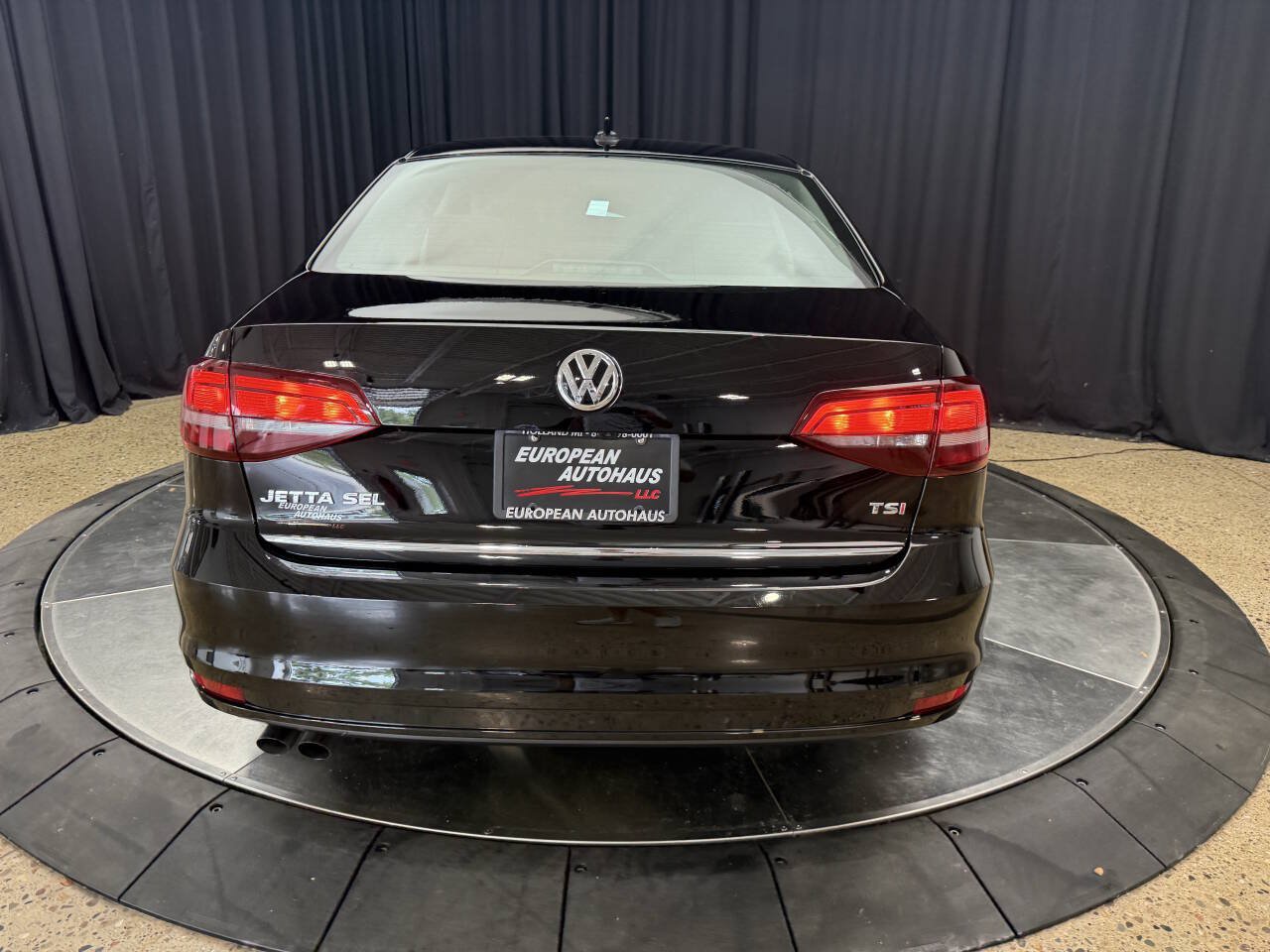 Used 2017 Volkswagen Jetta SEL Premium FWD image 8