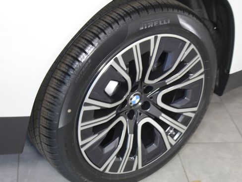 Used 2025 BMW X3 xDrive30i w/ Premium Package image 10