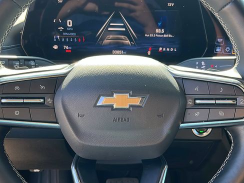 Used 2025 Chevrolet Traverse LT image 15