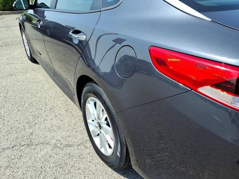 Used 2017 Kia Optima LX FWD image 15