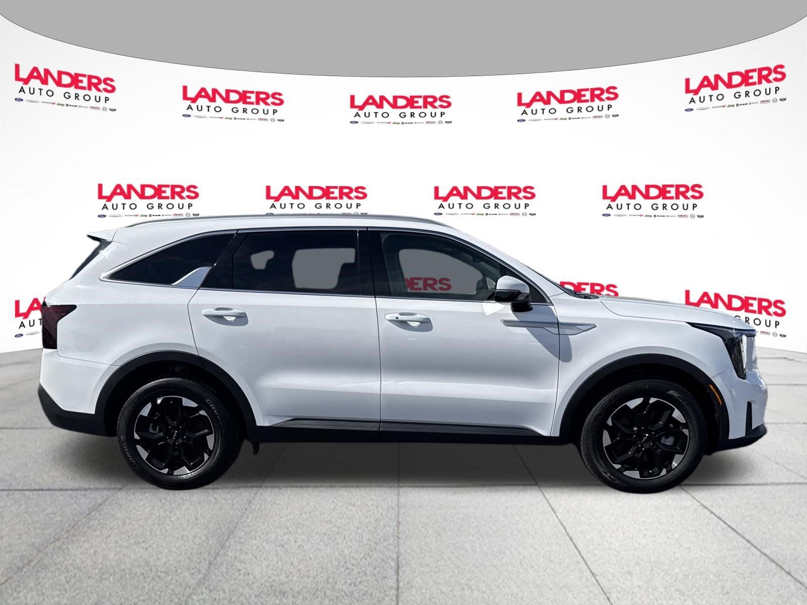 Used 2025 Kia Sorento S FWD image 2