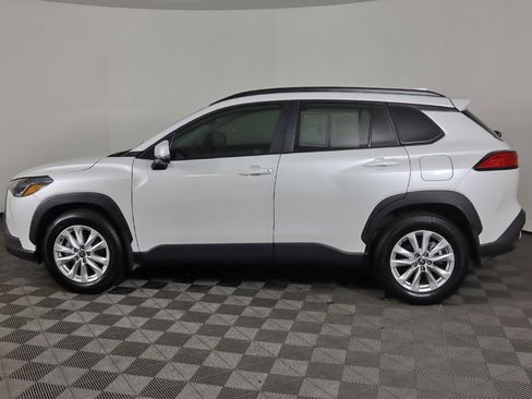 Used 2024 Toyota Corolla Cross LE image 15