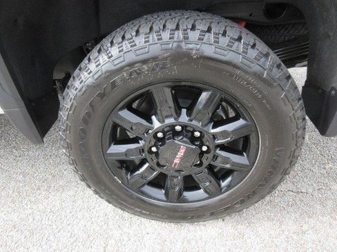 New 2025 GMC Sierra 2500 AT4 image 11