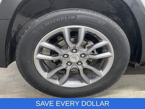 Used 2022 GMC Terrain SLT w/ LPO, 'HIT The Road' Package FWD image 8