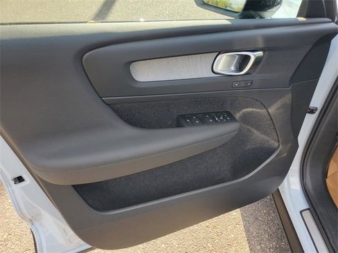 New 2026 Volvo XC40 B5 Plus w/ Protection Package Premier image 10