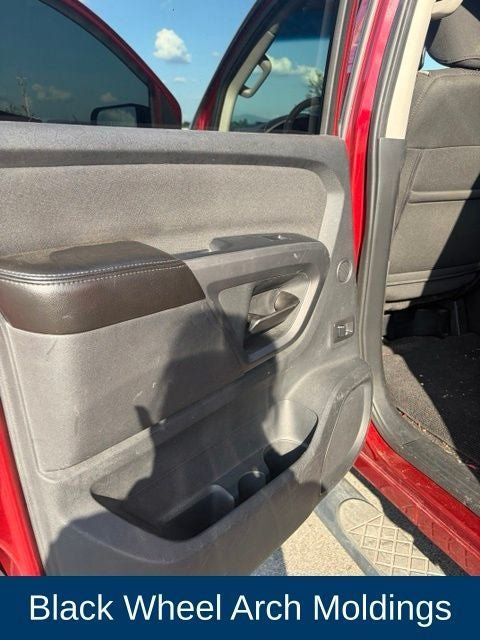 Used 2015 Nissan Titan SV w/ SV Value Truck Package AWD/4WD image 16