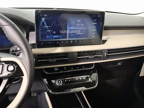 New 2026 Lincoln Corsair Premiere FWD image 5