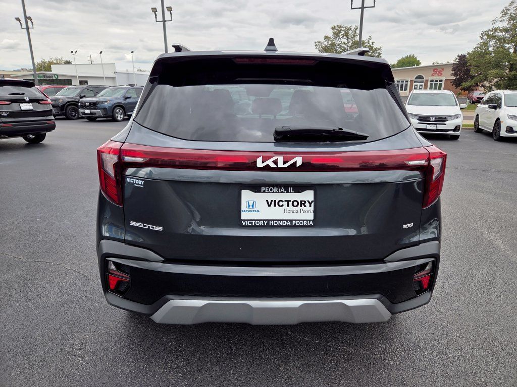 Used 2024 Kia Seltos S AWD/4WD image 6