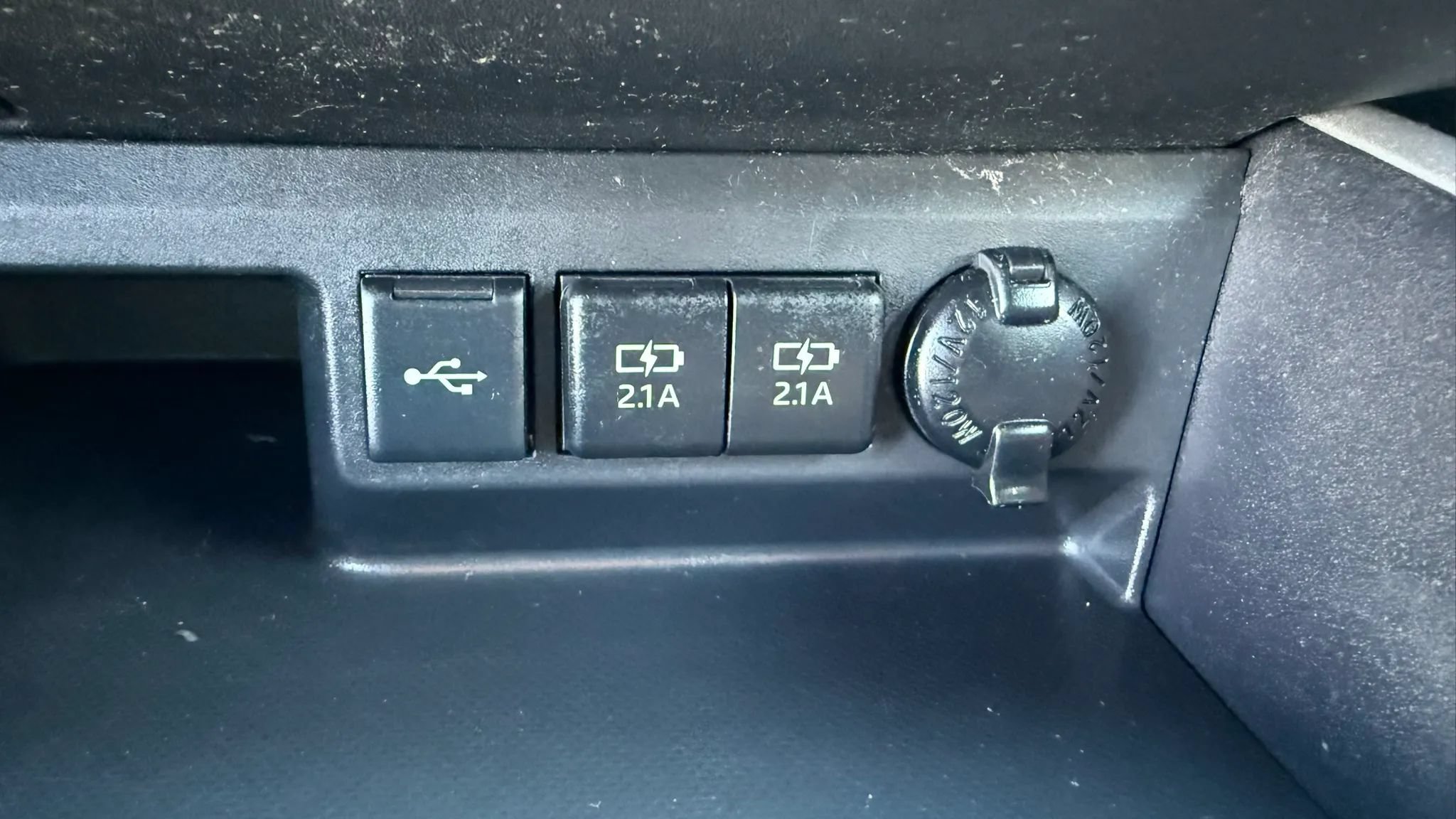 Used 2020 Toyota Highlander L AWD/4WD image 21