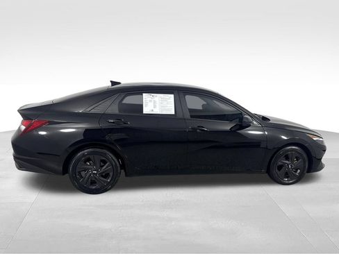 Used 2023 Hyundai Elantra SEL w/ Cargo Package FWD image 8