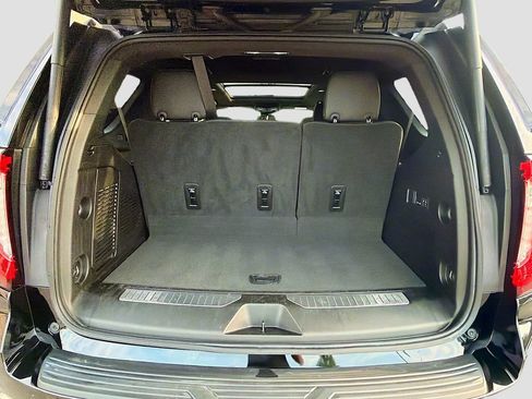 Used 2024 GMC Yukon Denali AWD/4WD image 12