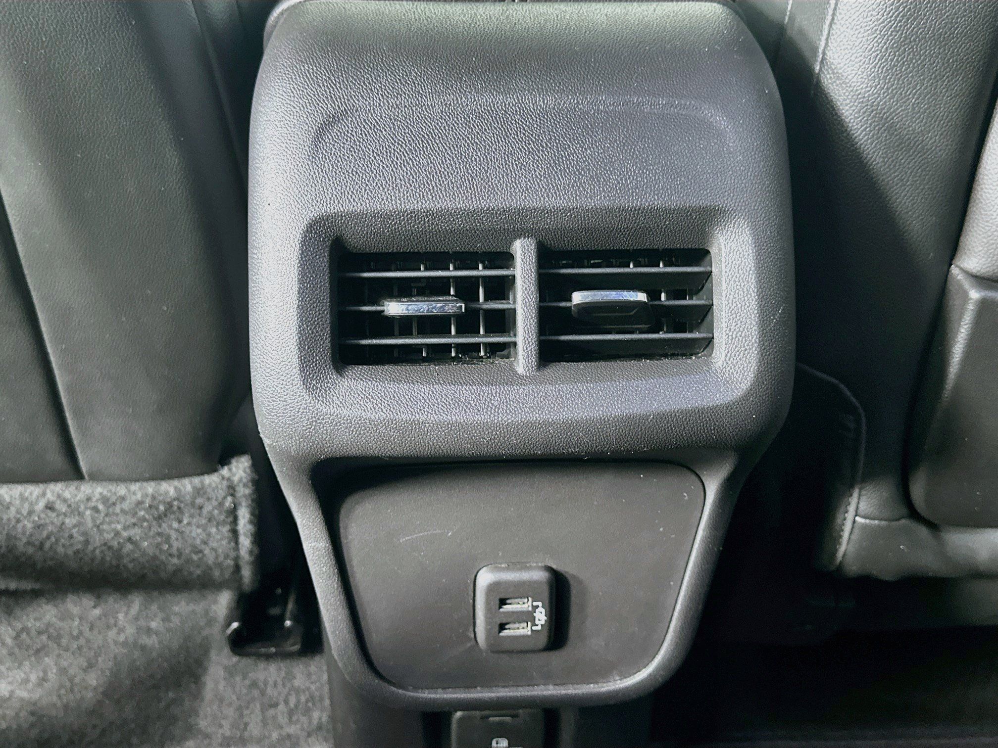 Used 2024 GMC Terrain SLT AWD/4WD image 25