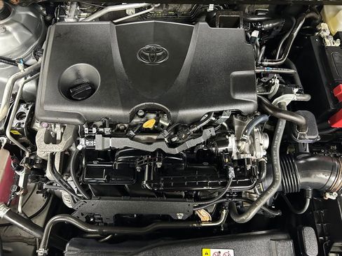 Used 2021 Toyota Camry SE w/ Cold Weather Package image 11