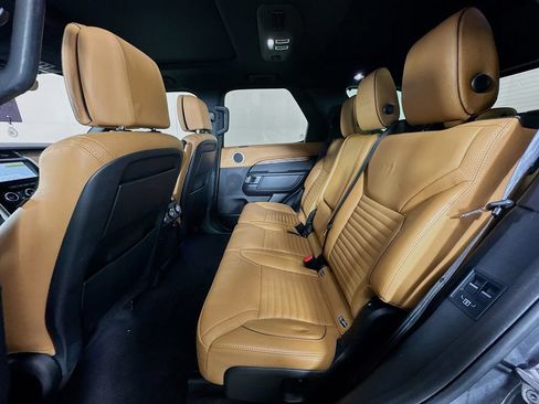 Used 2018 Land Rover Discovery HSE Luxury AWD/4WD image 29