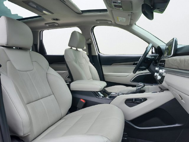 Certified 2022 Kia Telluride SX w/ Nightfall Edition Package AWD/4WD image 26