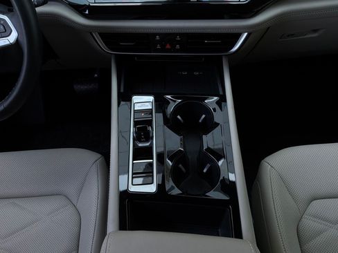 Used 2026 Volkswagen Atlas SE FWD image 17