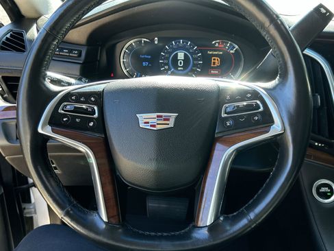 Used 2017 Cadillac Escalade Premium Luxury image 19