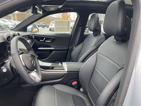 Used 2025 Mercedes-Benz GLC 300 4MATIC image 10