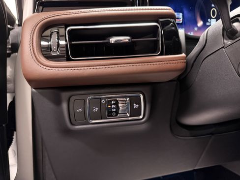 New 2026 Lincoln Aviator Reserve image 17