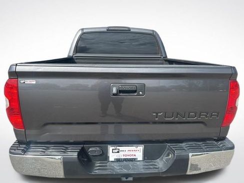 Used 2017 Toyota Tundra SR5 w/ SR5 Upgrade Package image 4