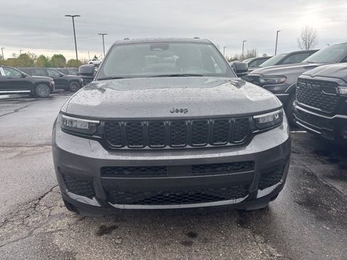 Used 2023 Jeep Grand Cherokee L Laredo AWD/4WD image 6