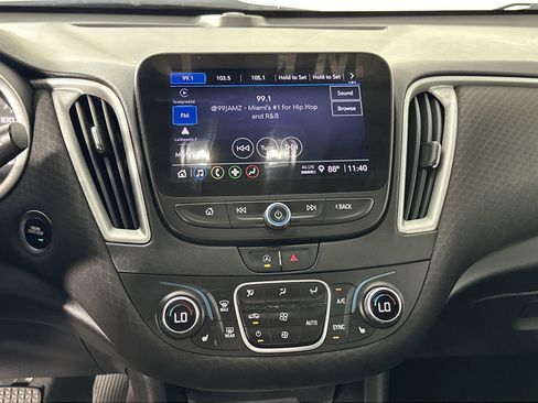 Used 2022 Chevrolet Malibu LT image 25