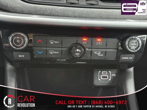 Used 2024 Jeep Compass Latitude AWD/4WD image 22