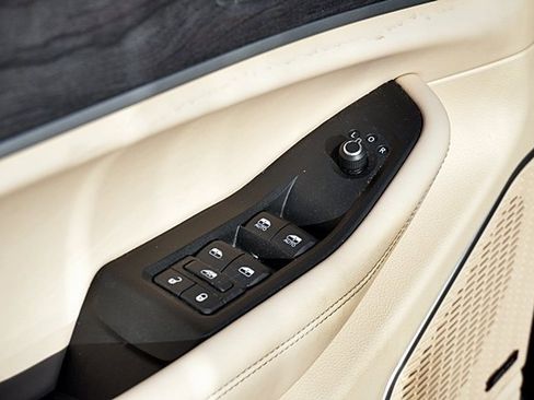 Used 2021 Jeep Grand Cherokee L Limited image 26