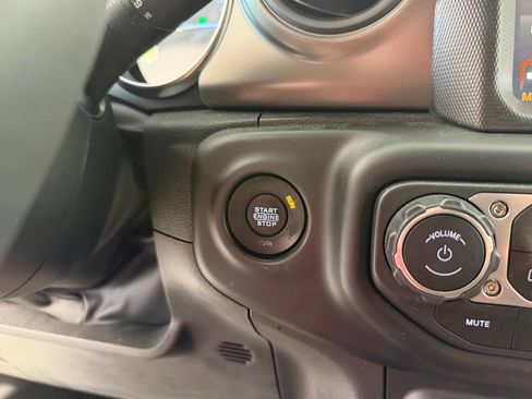 Used 2023 Jeep Wrangler Unlimited w/ Sun & Screen Package AWD/4WD image 27