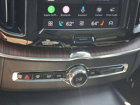 Certified 2023 Volvo XC60 B5 Ultimate w/ Climate Package AWD/4WD image 17