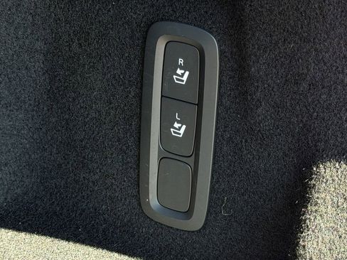 Used 2019 Volvo XC60 T6 Momentum image 18