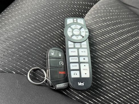 Used 2012 Dodge Journey Crew w/ Flexible Seating Group image 21