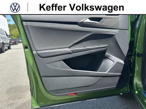 New 2026 Volkswagen Taos SE AWD/4WD image 14