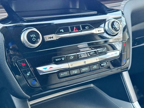 Used 2023 Ford Explorer Limited w/ Equipment Group 301A image 28