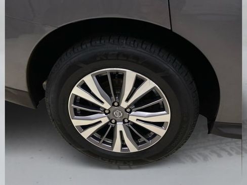 Used 2020 Nissan Pathfinder SL AWD/4WD image 16